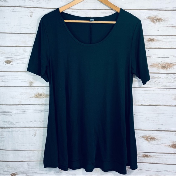 Lularoe | Noir Collection classic t - Picture 1 of 6